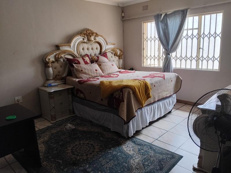6 Bedroom Property for Sale in Southernwood Eastern Cape